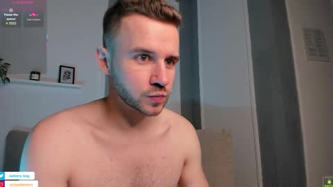 Snapshot of barberryx chatting on 11/06/25, 06:36 ENRIQUE online show from 11/06/25, 06:36