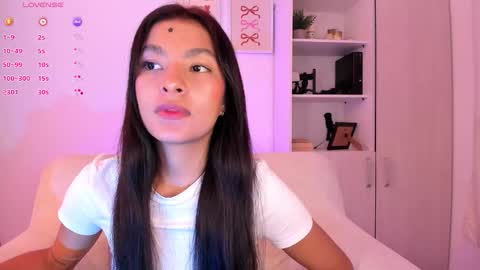 Snapshot of barbie_brunette3 chatting on 10/19/25, 05:19 independet model online show from 10/19/25, 05:19