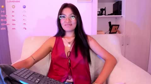 Snapshot of barbie_brunette3 chatting on 10/25/25, 04:53 independet model online show from 10/25/25, 04:53