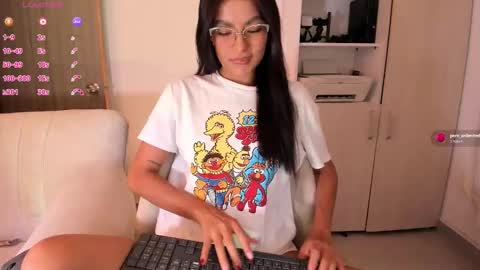  independet model online show from 11/30/25, 03:43