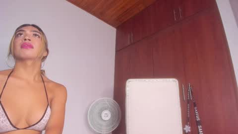 Snapshot of barbie_ds chatting on 09/30/25, 02:11 barbie_ds online show from 09/30/25, 02:11