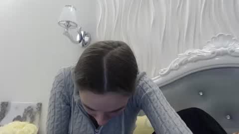 Snapshot of barbie_giirls_ chatting on 12/03/25, 09:13 Kate online show from 12/03/25, 09:13