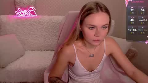 Lilli 3 online show from 11/11/25, 03:17