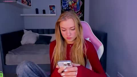 Snapshot of barbie_lis chatting on 11/04/25, 12:54 LisGTM2 Mon-Thu Sat 0100am-0700am online show from 11/04/25, 12:54