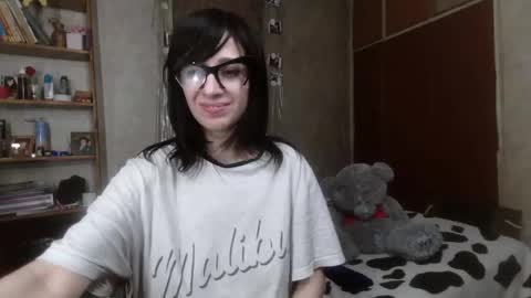 Snapshot of barbie_rococo chatting on 04/14/26, 01:50 barbie_rococo online show from 04/14/26, 01:50