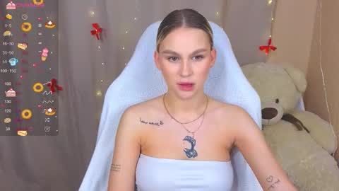 Snapshot of barbieee_doll chatting on 11/16/25, 12:27 Eva online show from 11/16/25, 12:27