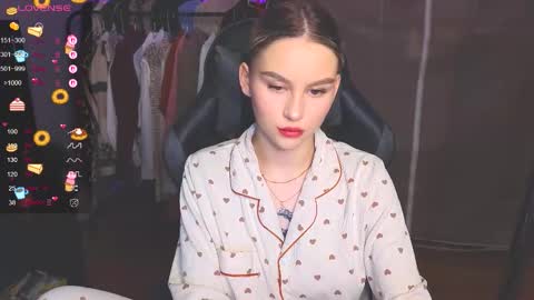 Snapshot of barbieee_doll chatting on 11/26/25, 03:13 Eva online show from 11/26/25, 03:13