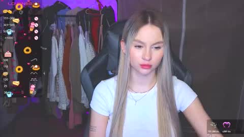 Snapshot of barbieee_doll chatting on 11/29/25, 12:46 Eva online show from 11/29/25, 12:46