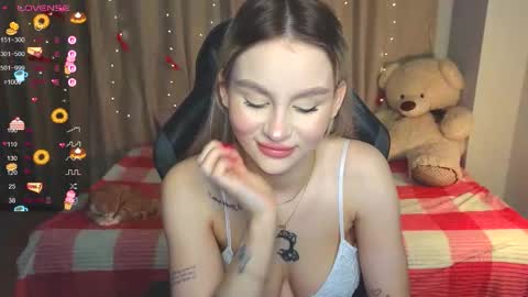 Snapshot of barbieee_doll chatting on 12/05/25, 11:41 Eva online show from 12/05/25, 11:41