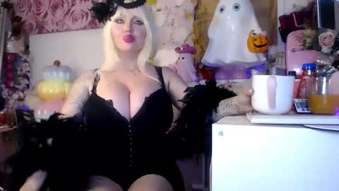 Snapshot of barbieely chatting on 10/21/25, 11:44 ely ink online show from 10/21/25, 11:44
