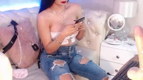 barbiefox_ online show from 12/16/25, 12:37