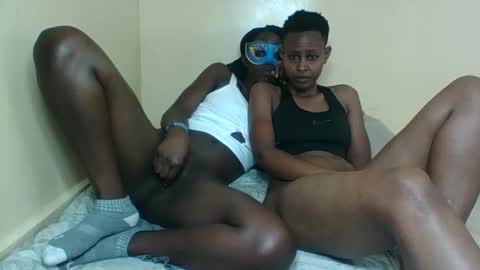 Snapshot of barbies_girles chatting on 10/22/25, 11:48 barbies_girles online show from 10/22/25, 11:48