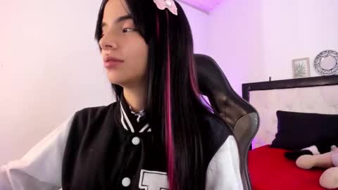 Snapshot of barbieteeen chatting on 11/30/25, 04:49 Barbie... online show from 11/30/25, 04:49