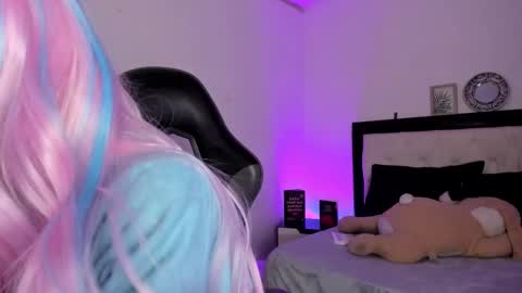 Snapshot of barbieteeen chatting on 12/04/25, 04:55 Barbie... online show from 12/04/25, 04:55