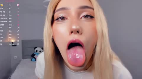 Snapshot of barbimia chatting on 05/19/26, 05:30 Mia online show from 05/19/26, 05:30