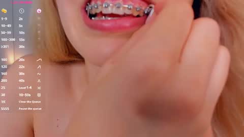 Mia online show from 07/04/26, 02:12