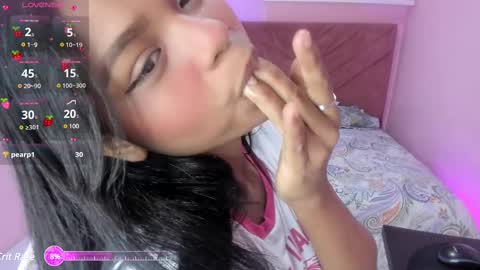 Snapshot of barbra_smith chatting on 02/18/25, 04:05 Luna online show from 02/18/25, 04:05