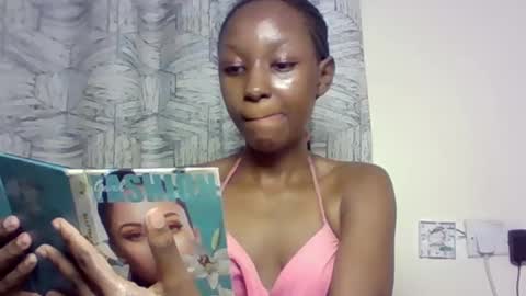 Snapshot of barbs765700 chatting on 10/27/25, 08:29 barbs765700 online show from 10/27/25, 08:29