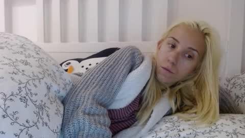 Lena online show from 09/09/25, 09:31