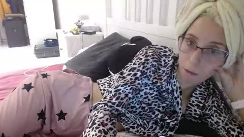 Lena online show from 09/15/25, 05:46