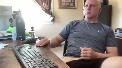 Snapshot of baritonesinger chatting on 07/10/26, 04:09 baritonesinger online show from 07/10/26, 04:09