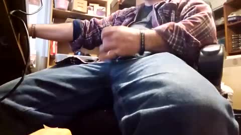 Snapshot of bartender3127 chatting on 11/17/25, 08:58 bartender3127 online show from 11/17/25, 08:58