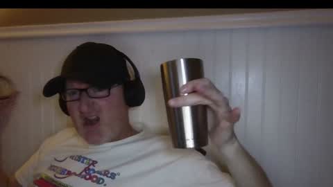 Snapshot of bartender_blue_eyes chatting on 12/27/24, 09:06 Bartender Blue online show from 12/27/24, 09:06