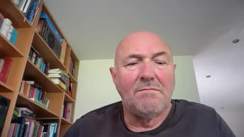 Snapshot of bartvel chatting on 04/28/26, 09:47 bartvel online show from 04/28/26, 09:47