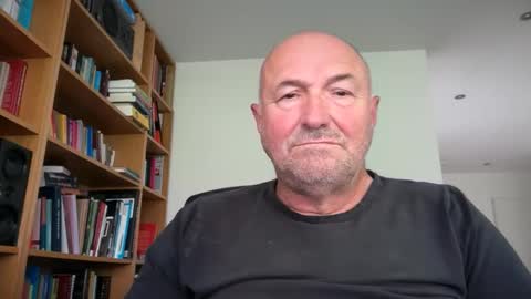 Snapshot of bartvel chatting on 05/05/26, 09:39 bartvel online show from 05/05/26, 09:39