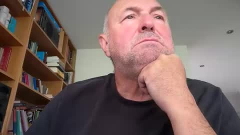 Snapshot of bartvel chatting on 05/13/26, 11:07 bartvel online show from 05/13/26, 11:07