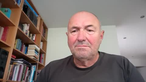 Snapshot of bartvel chatting on 06/08/26, 08:37 bartvel online show from 06/08/26, 08:37