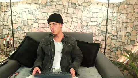 Bastian online show from 10/24/25, 05:26