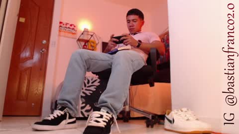 Bastian Independent Model online show from 12/02/24, 04:09