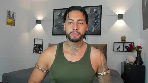 Snapshot of bastian_jones1 chatting on 09/14/25, 08:13 bastian_jones1 online show from 09/14/25, 08:13