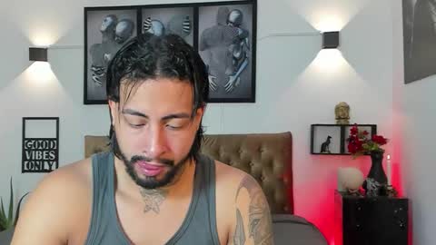 Snapshot of bastian_jones1 chatting on 11/17/25, 01:39 bastian_jones1 online show from 11/17/25, 01:39