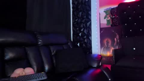 Snapshot of bastian_ruiz chatting on 11/19/25, 05:40 bastian online show from 11/19/25, 05:40