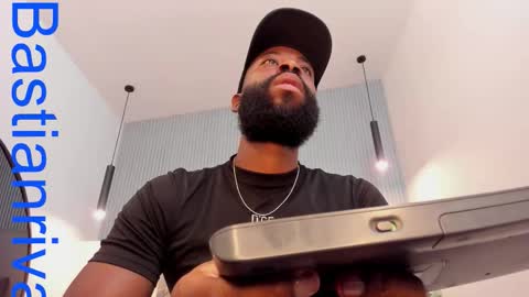 Bastian. online show from 10/04/25, 12:03