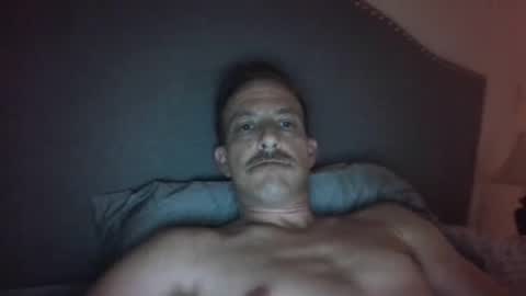 Snapshot of batboy2121 chatting on 11/26/25, 03:51 babtboy2121 online show from 11/26/25, 03:51