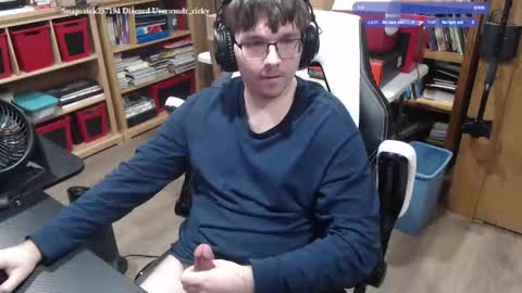 Snapshot of baterricky chatting on 11/02/25, 01:57 Ricky online show from 11/02/25, 01:57