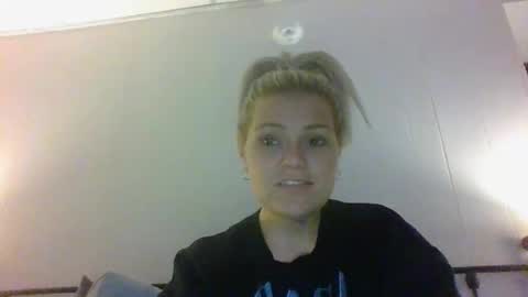 Baylee online show from 11/18/25, 02:17