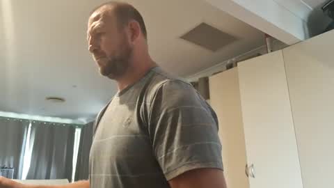 Snapshot of bazooka76 chatting on 02/25/25, 11:11 bazooka76 online show from 02/25/25, 11:11