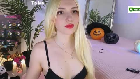 Snapshot of bb_cute1 chatting on 10/31/25, 02:40 Kris online show from 10/31/25, 02:40