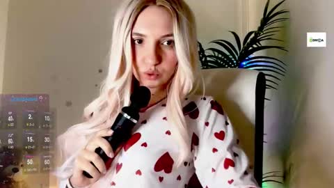 Snapshot of bb_cute1 chatting on 12/03/25, 08:51 Kris online show from 12/03/25, 08:51