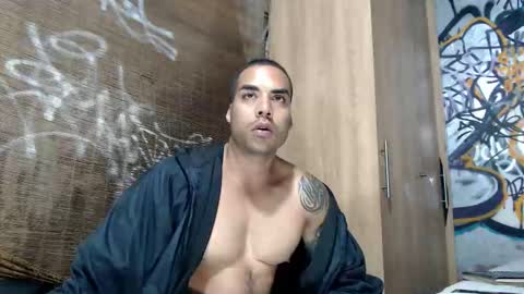 Snapshot of bbc_monster1 chatting on 10/28/25, 02:04 Justin online show from 10/28/25, 02:04