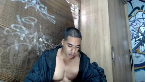 Snapshot of bbc_monster1 chatting on 10/29/25, 08:43 Justin online show from 10/29/25, 08:43