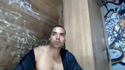 Snapshot of bbc_monster1 chatting on 11/08/25, 01:06 Justin online show from 11/08/25, 01:06