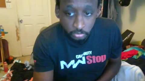 Snapshot of bbc_rocker chatting on 12/13/24, 04:05 rocker n queen online show from 12/13/24, 04:05