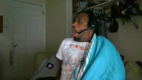 Snapshot of bbc_rocker chatting on 12/19/24, 06:23 rocker n queen online show from 12/19/24, 06:23