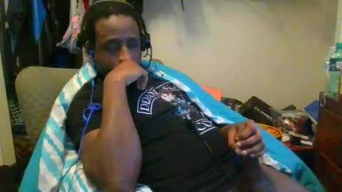 Snapshot of bbc_rocker chatting on 02/16/25, 06:43 rocker n queen online show from 02/16/25, 06:43