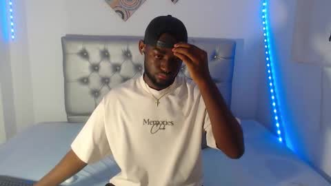 Andrew  online show from 11/21/25, 07:01